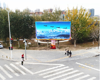 南江户外大屏广告投放要点。